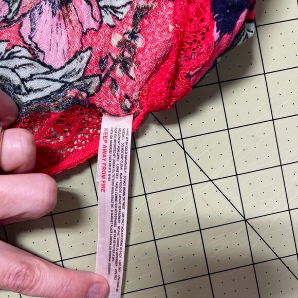 EUC Women's Free People Intimates Red Lace Floral Sleeveless Mini Dress Size XS - Picture 7 of 7